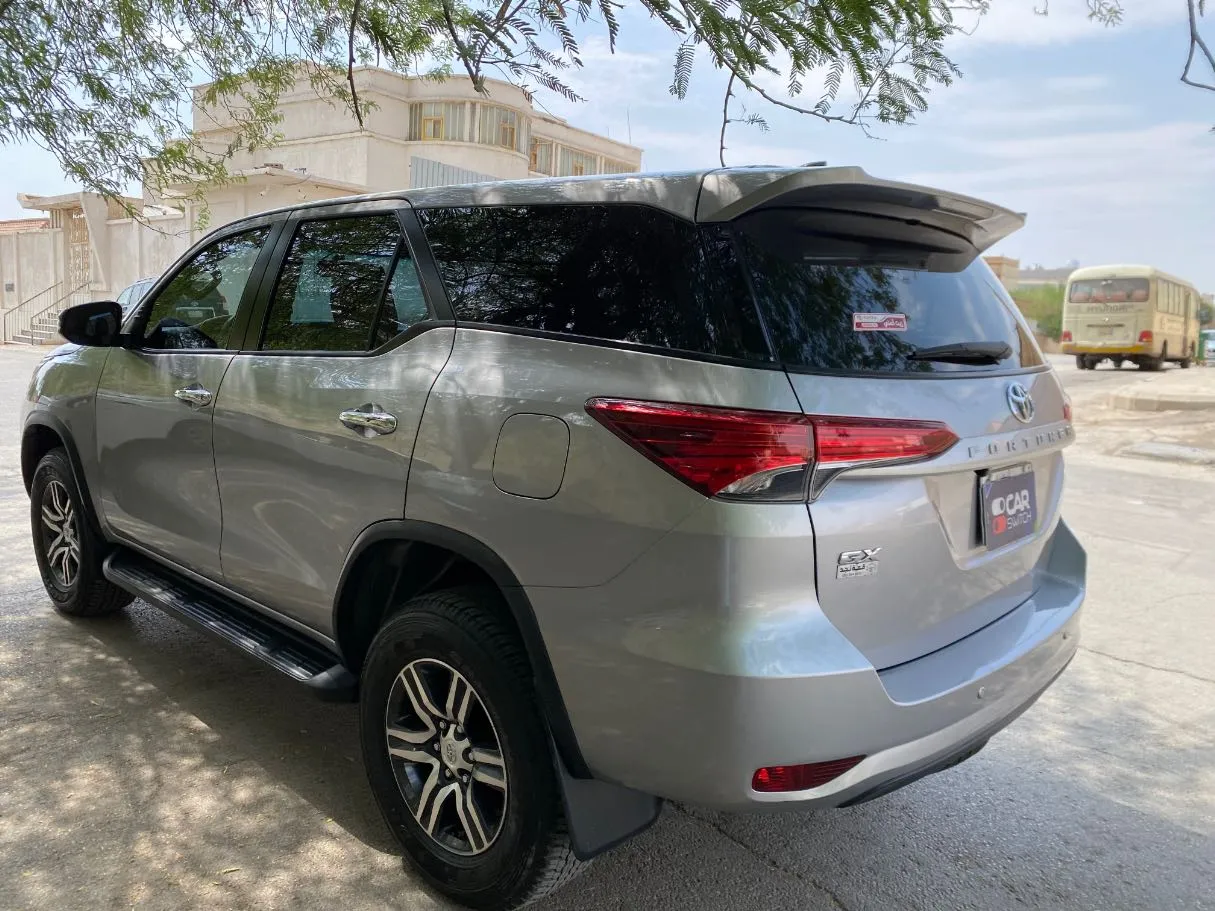 Car image 7