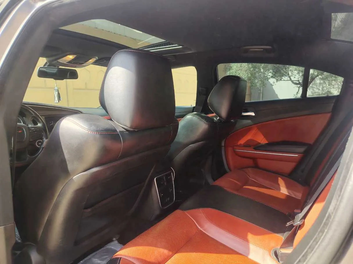Car image 17