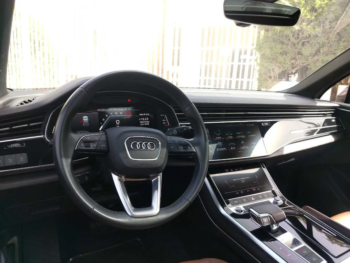 Car image 27