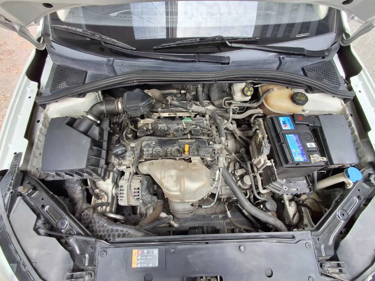 Car image 20
