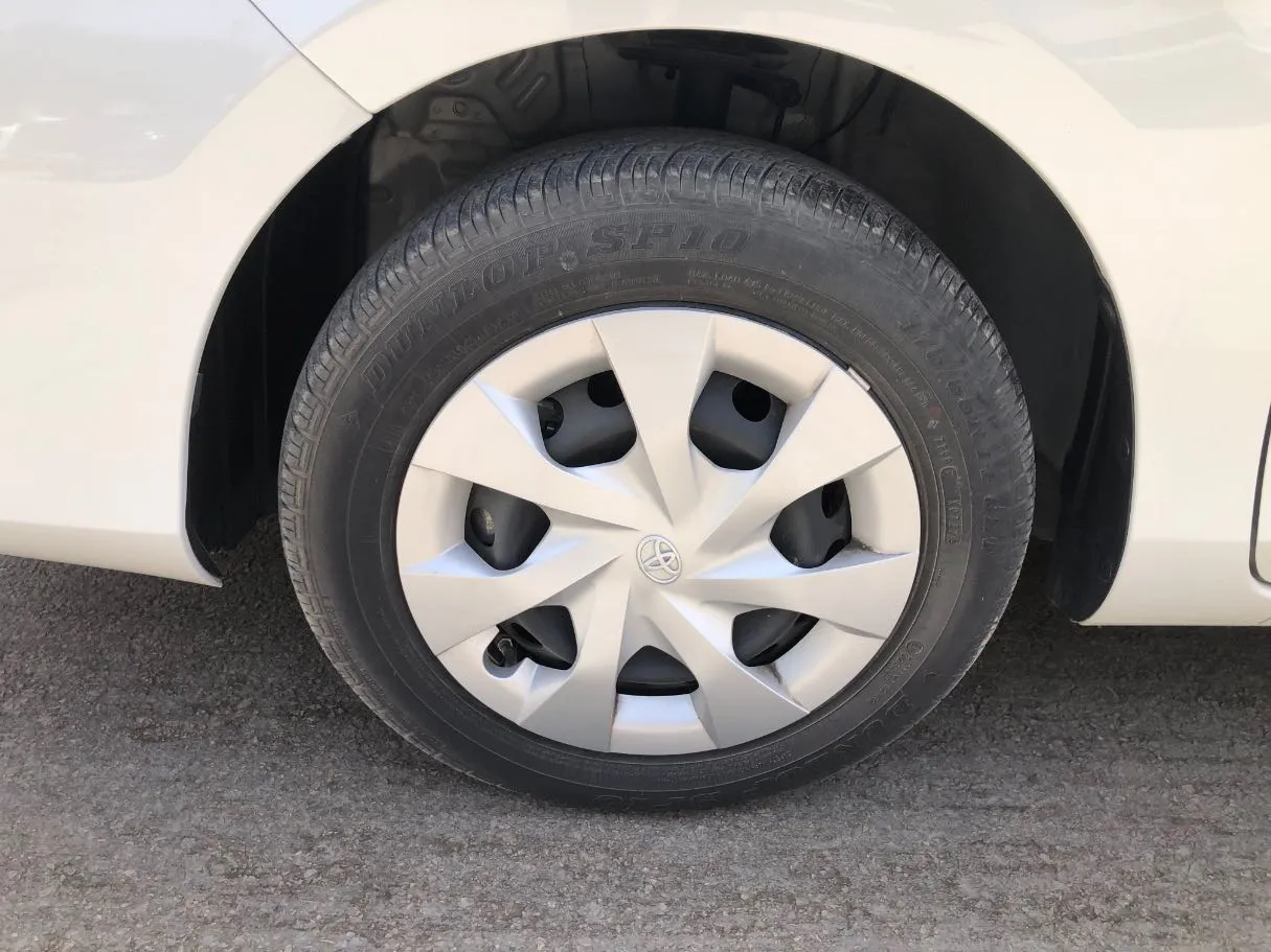 Car image 10