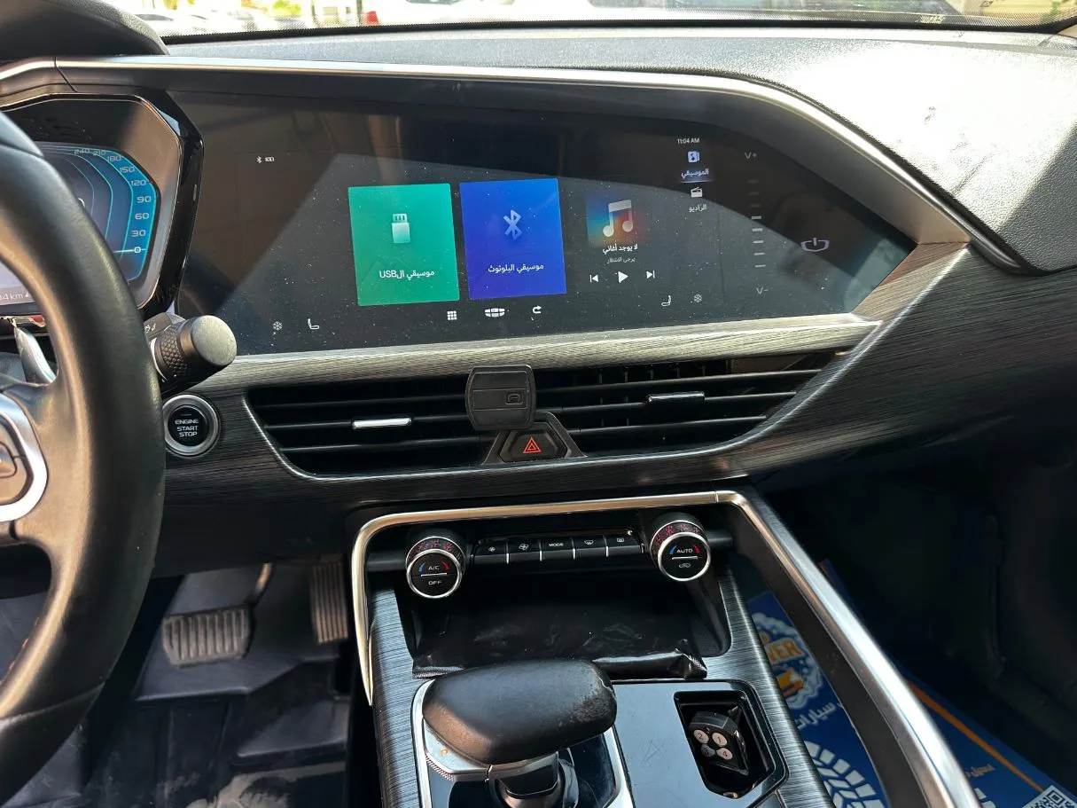 Car image 19