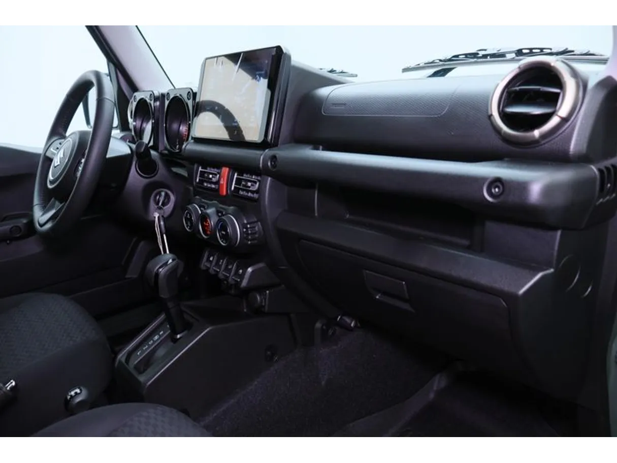 Car image 10