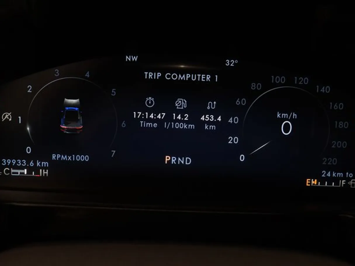 Car image 6