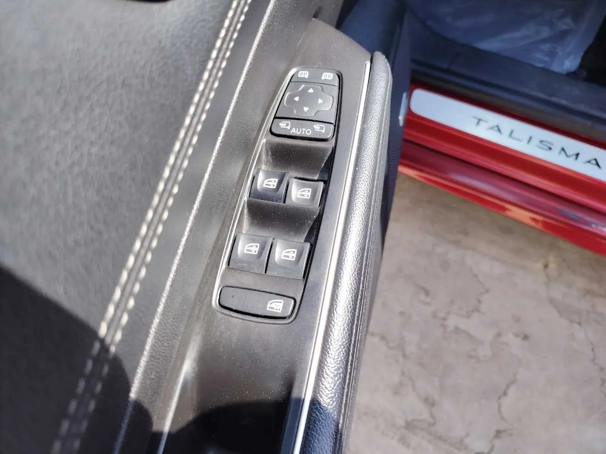 Car image 29