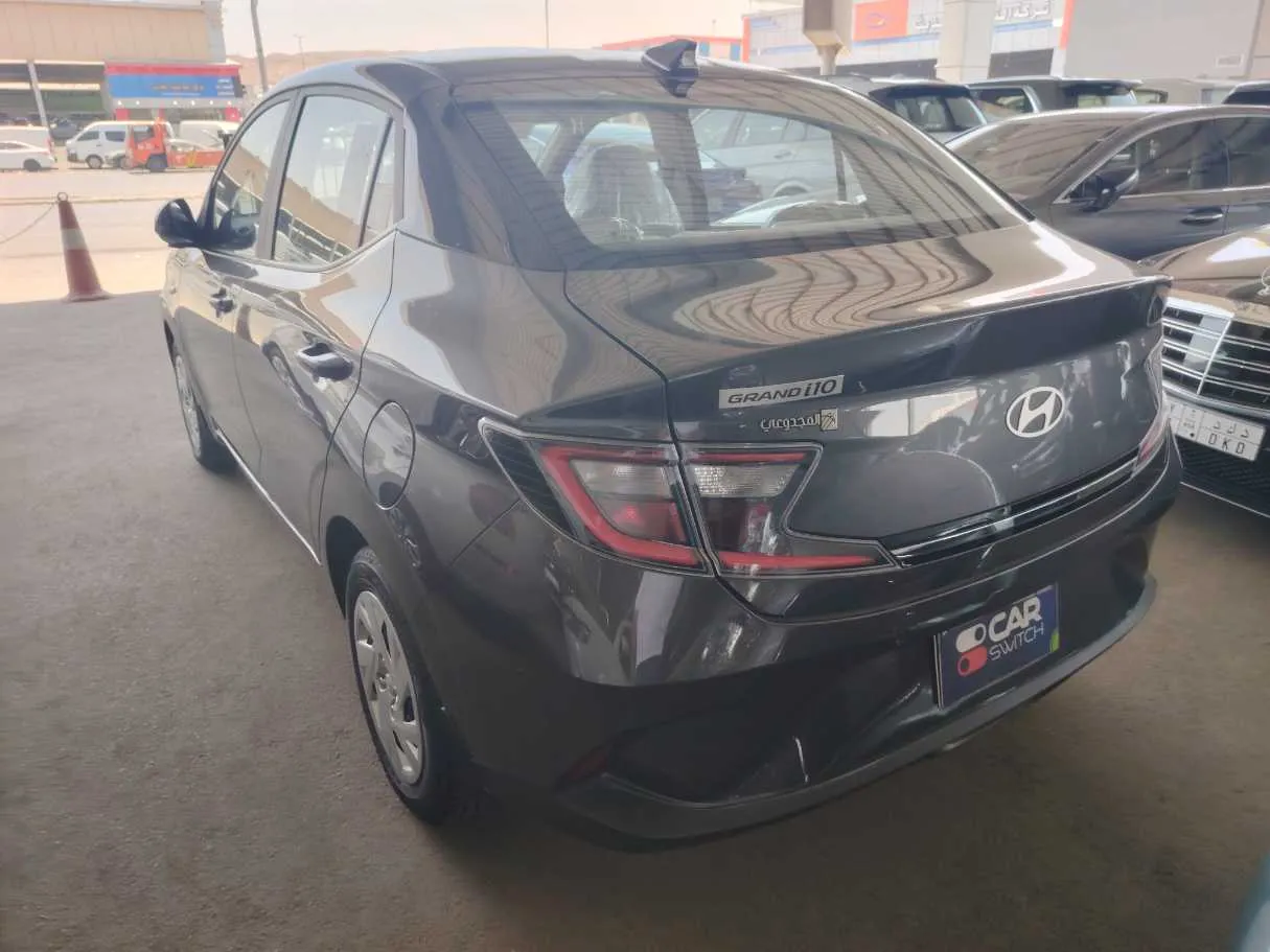 Car image 7