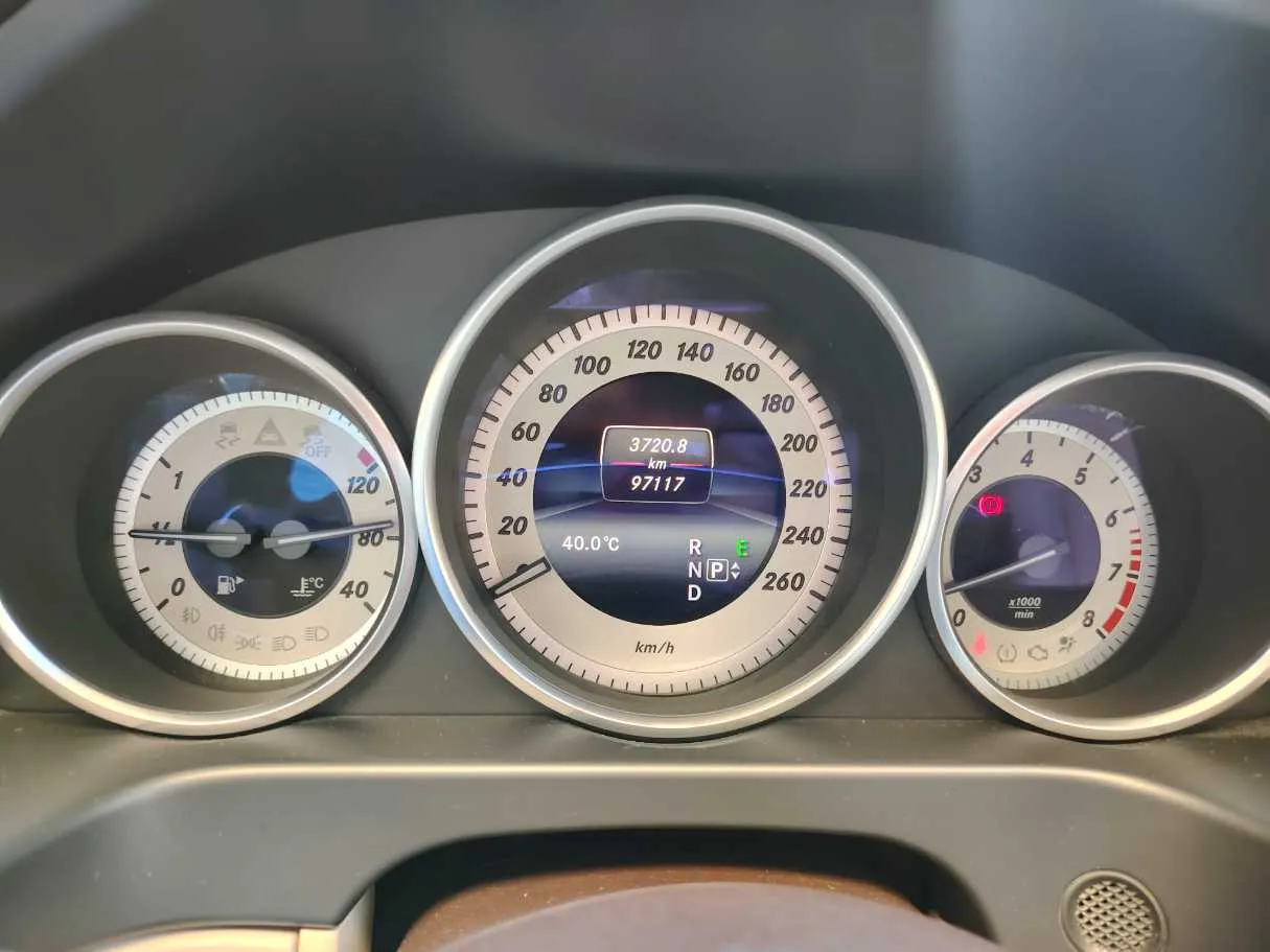 Car image 29