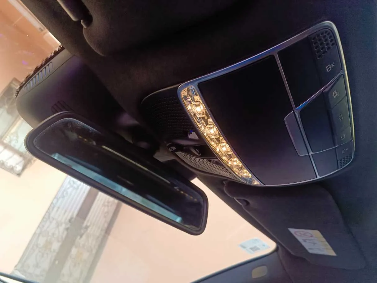 Car image 33