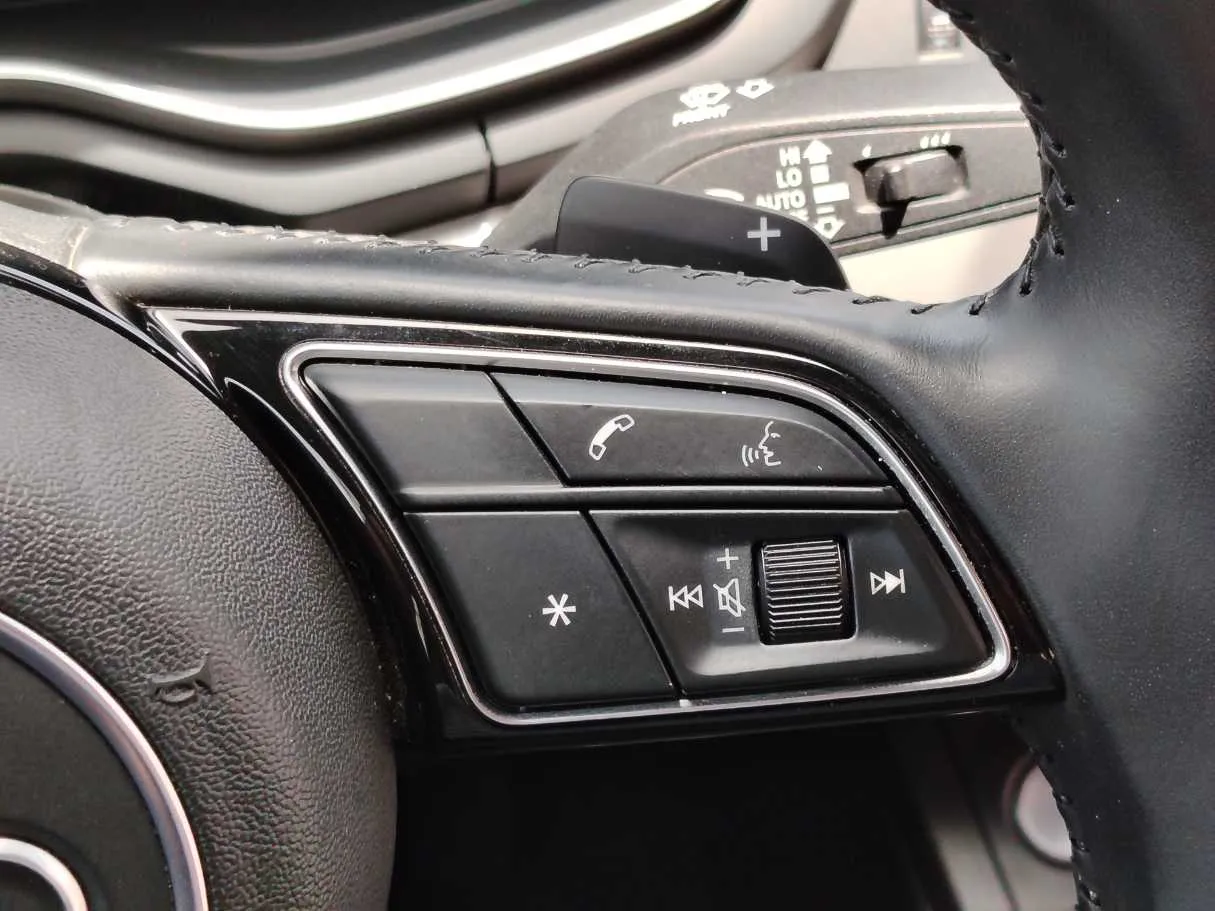 Car image 35