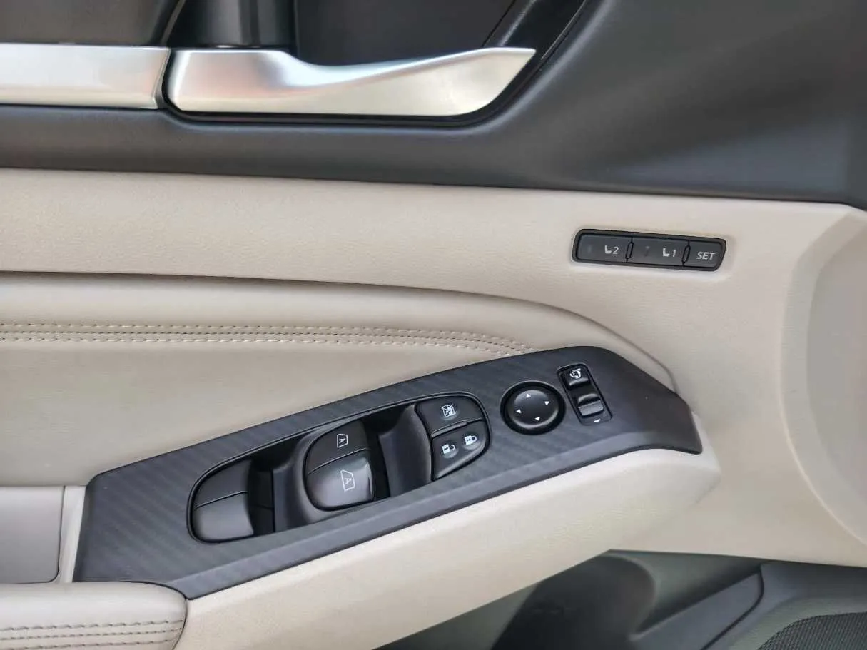 Car image 37