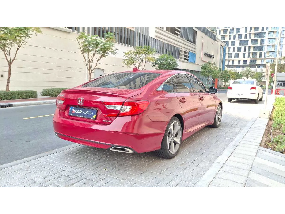 Car image 5