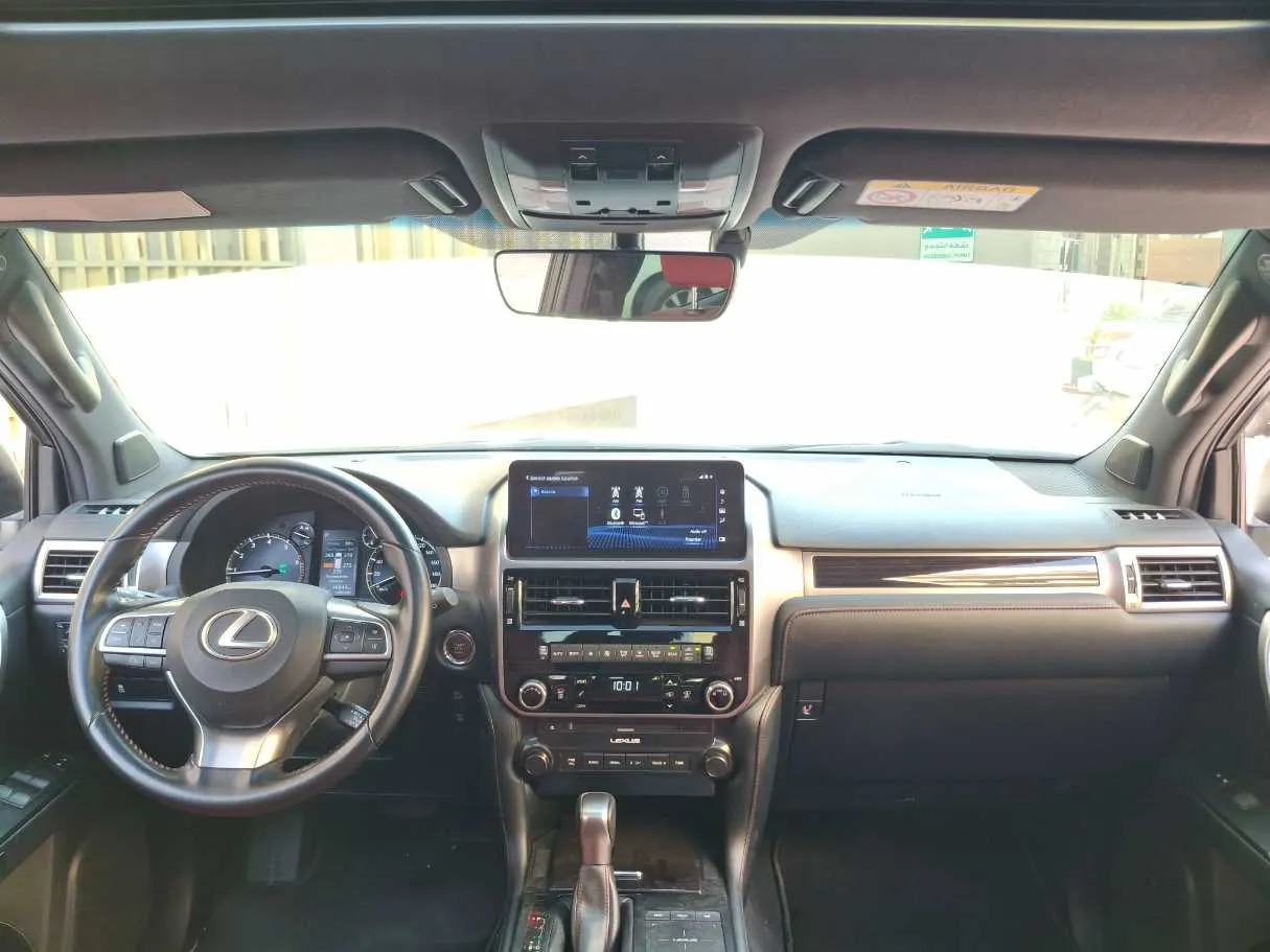 Car image 16