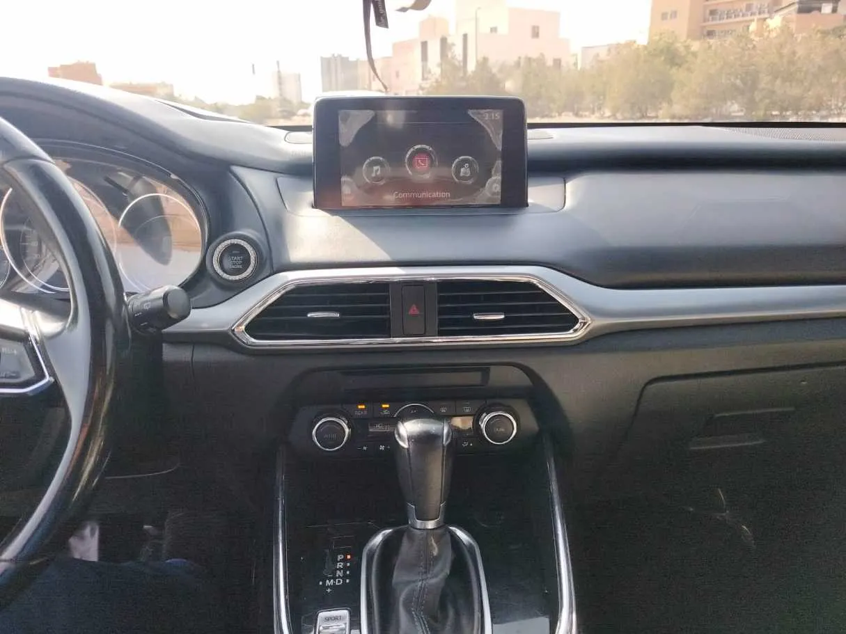 Car image 25