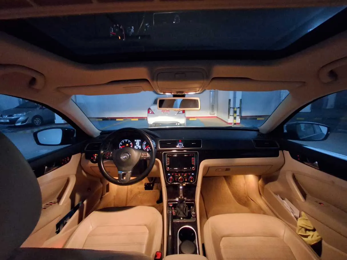 Car image 18