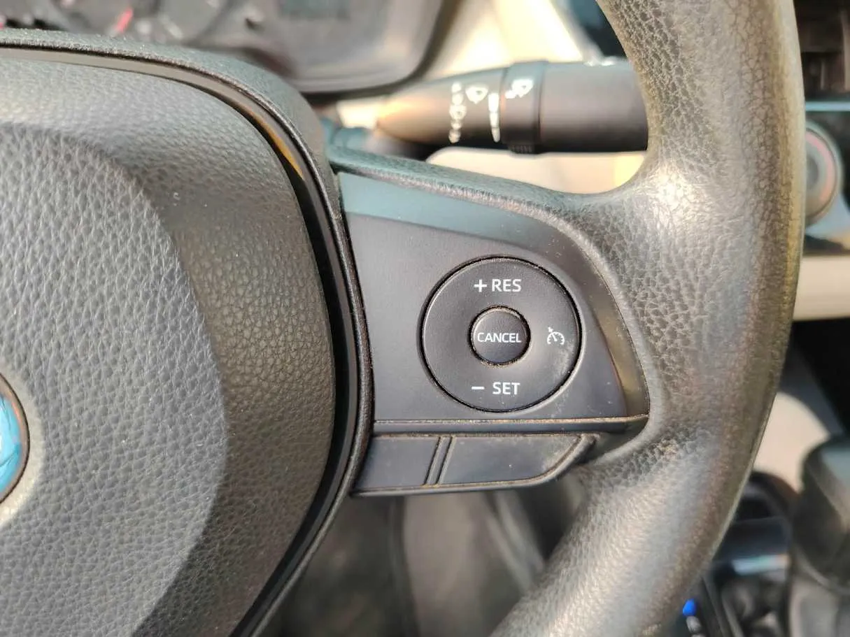 Car image 34