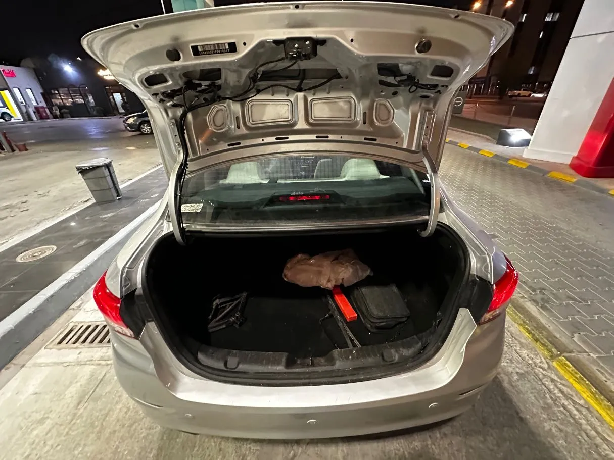 Car image 21