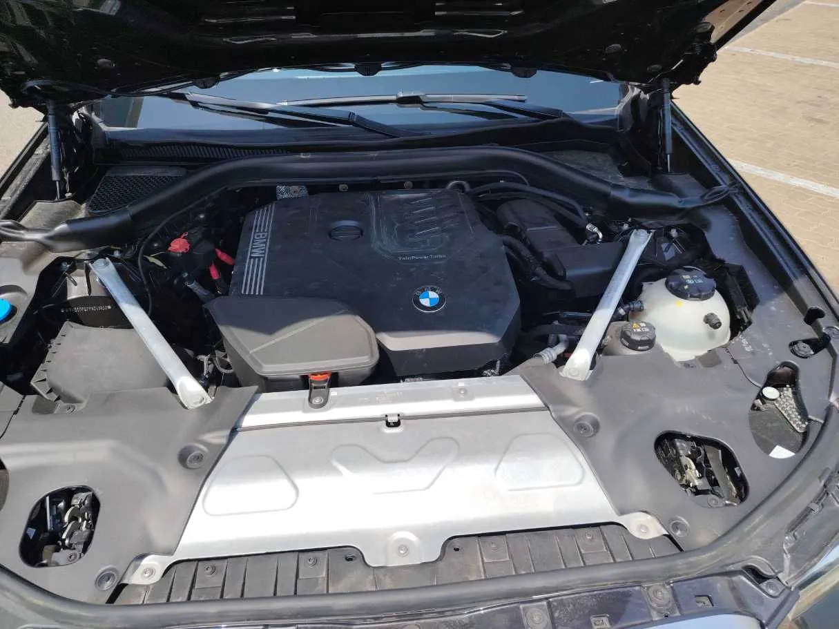 Car image 37