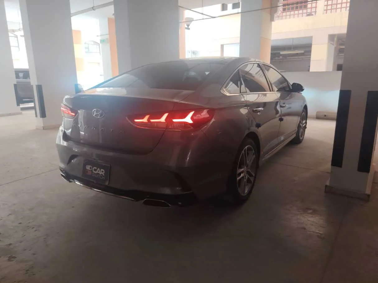 Car image 5