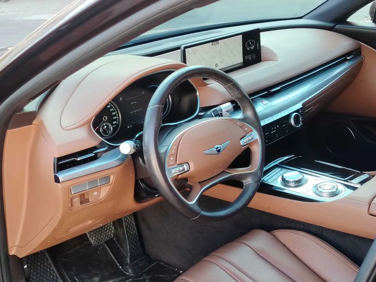 Car image 13