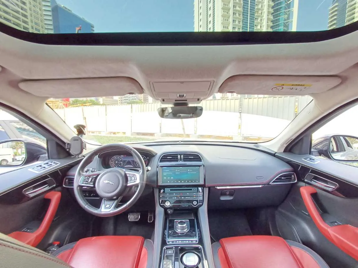 Car image 17