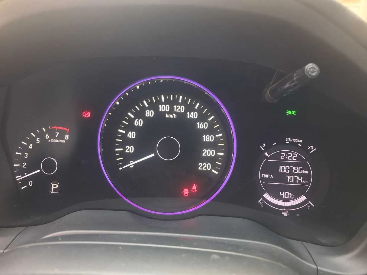 Car image 18