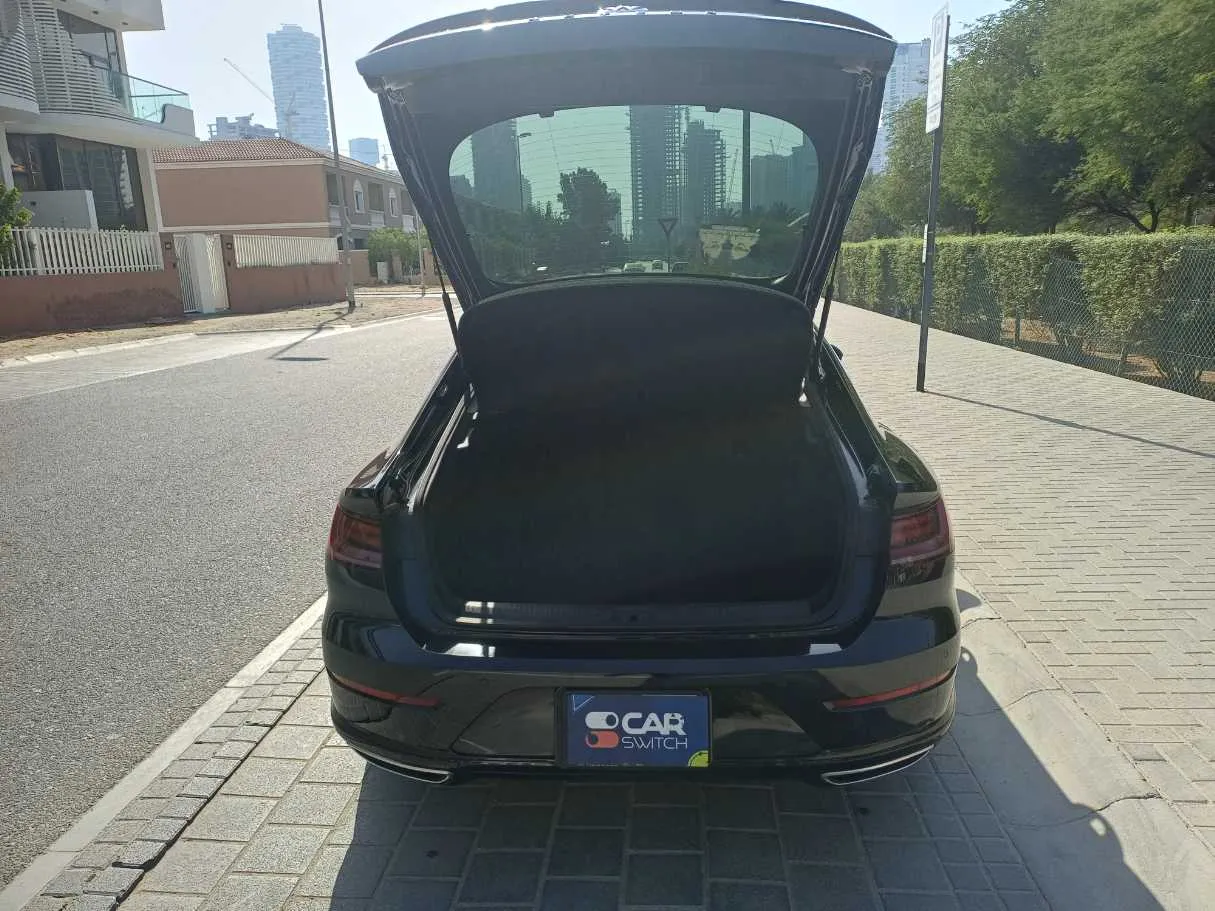 Car image 18