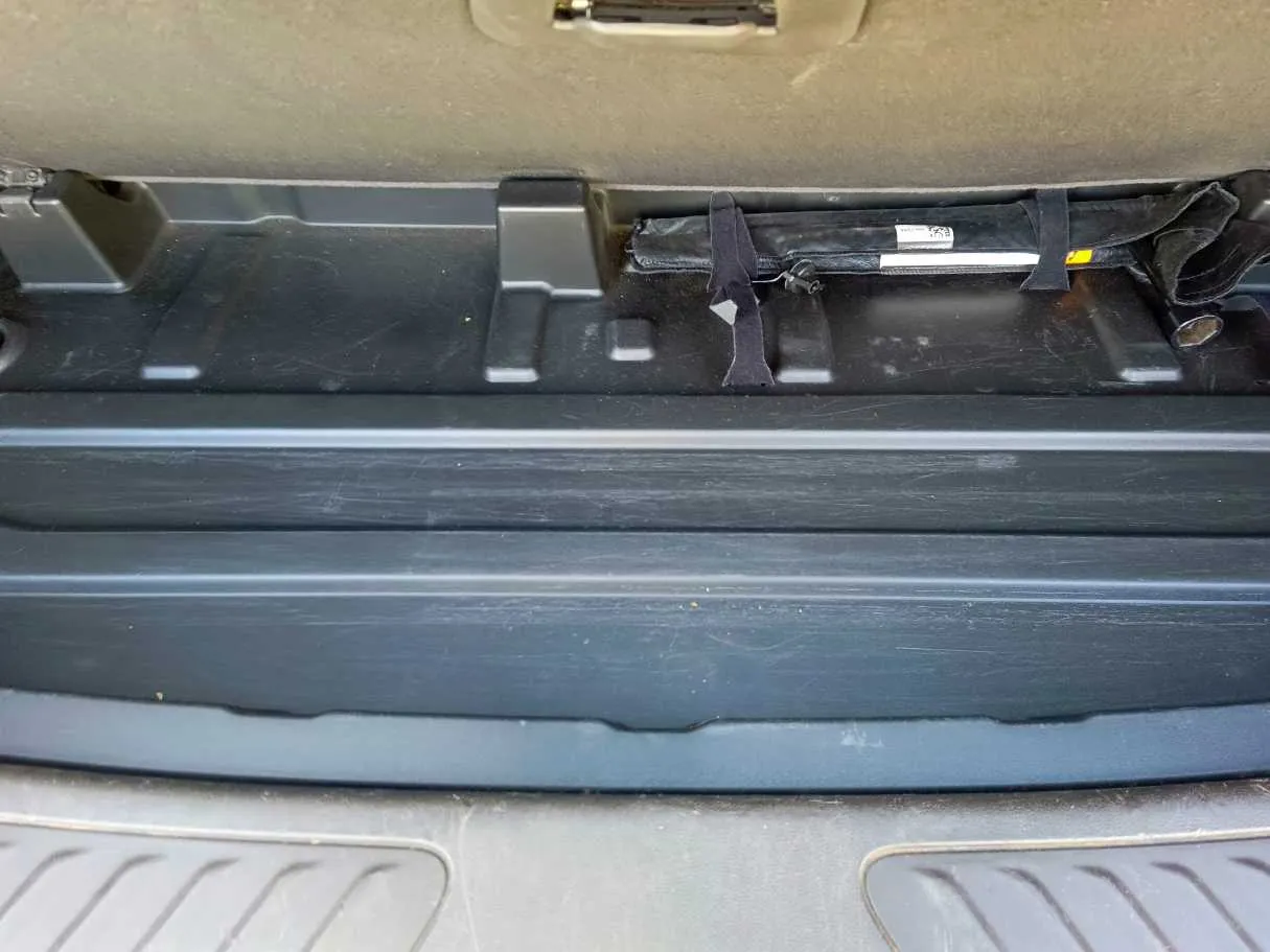 Car image 31