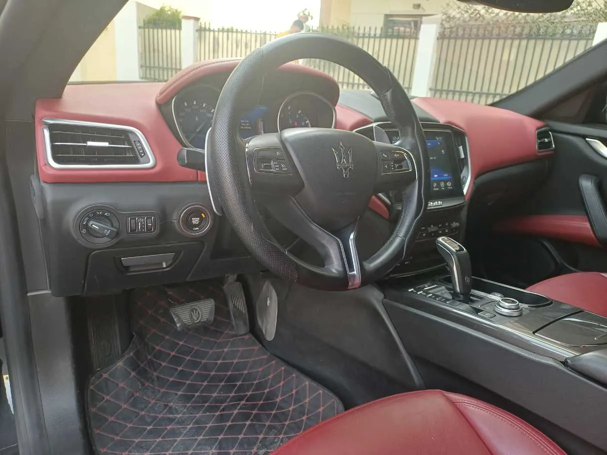 Car image 11