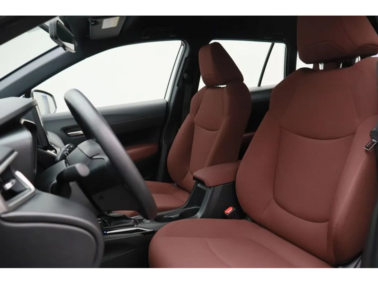 Car image 8
