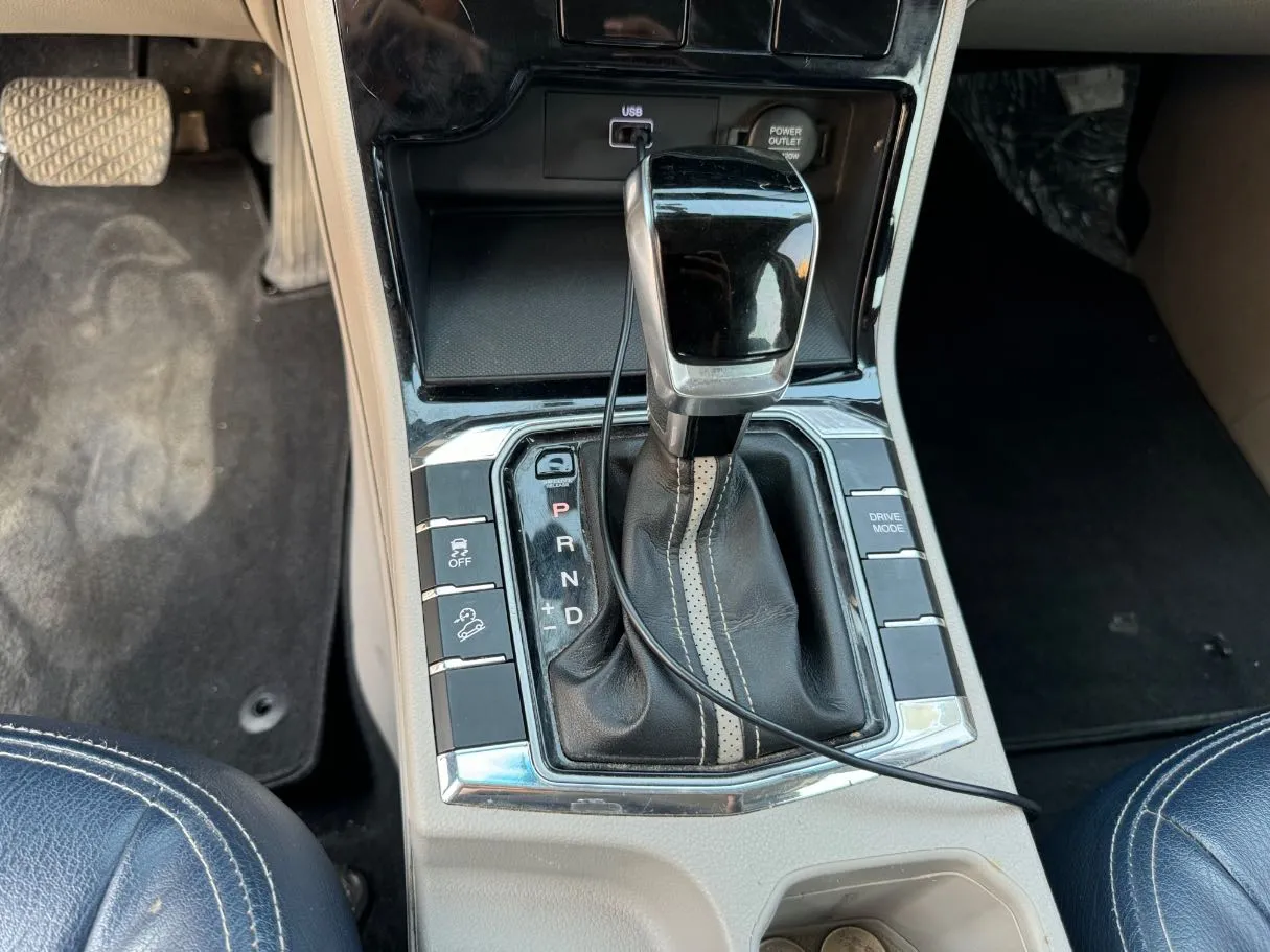 Car image 18