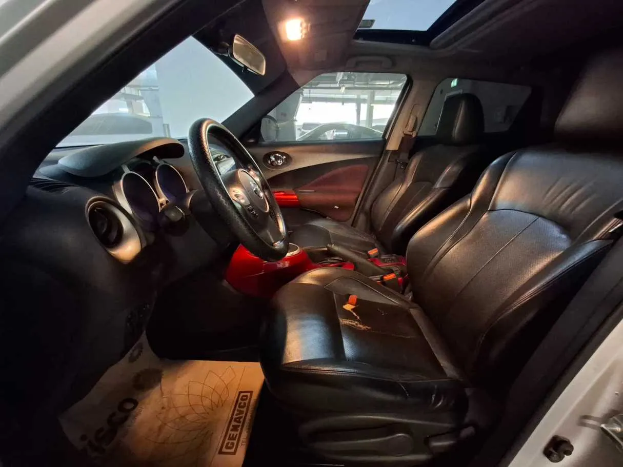 Car image 12