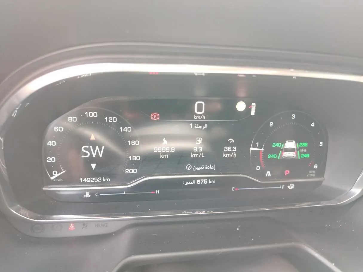 Car image 25