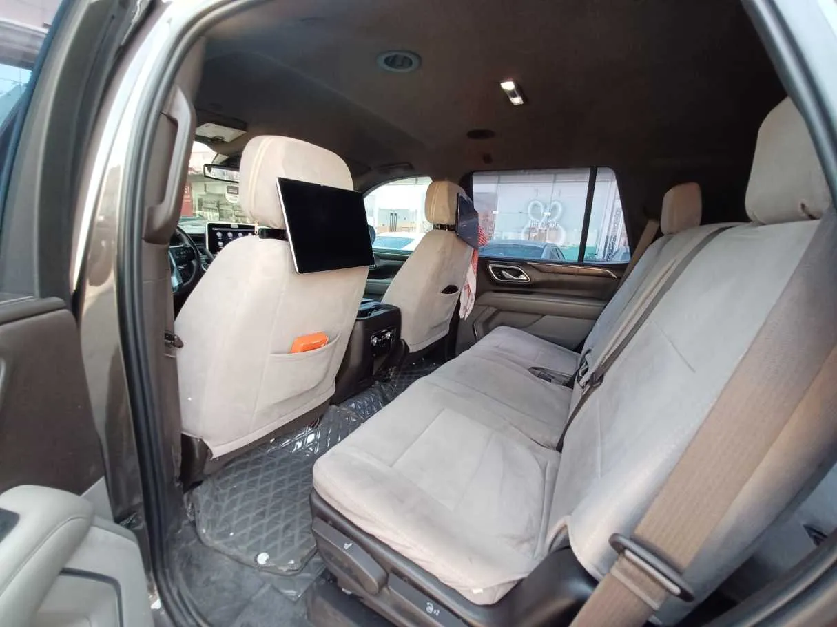 Car image 11