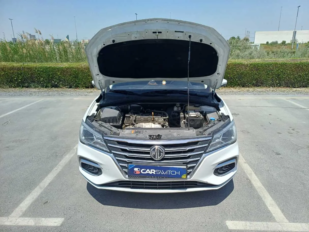 Car image 19
