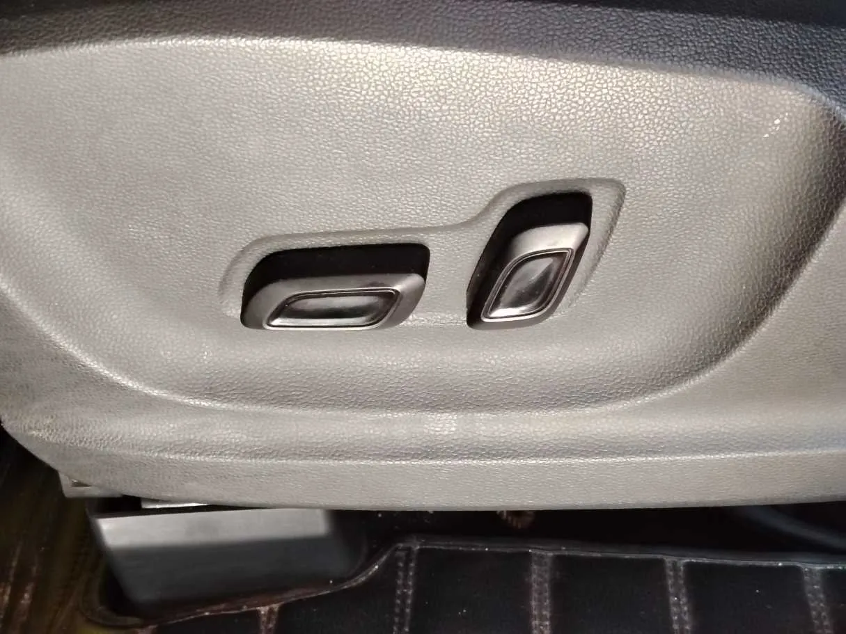 Car image 31