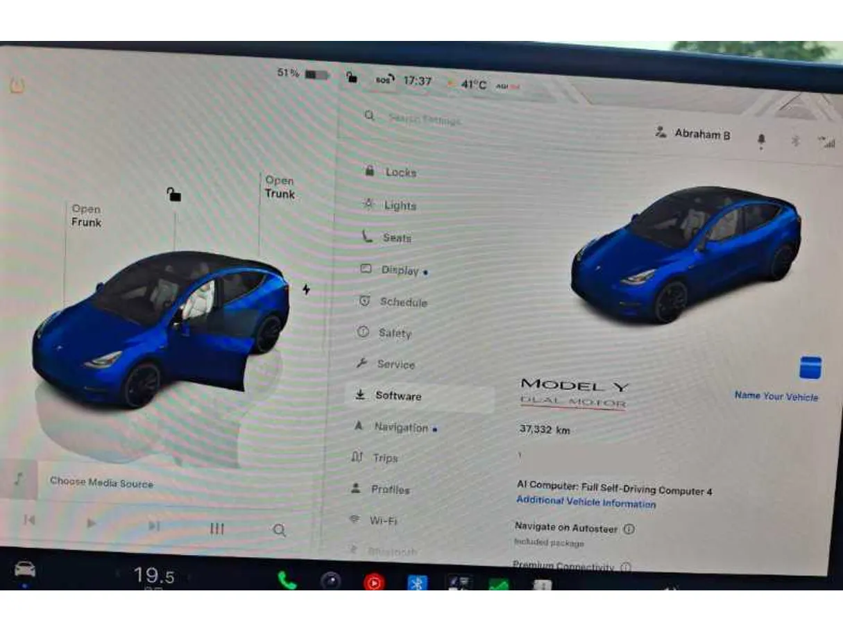 Car image 17