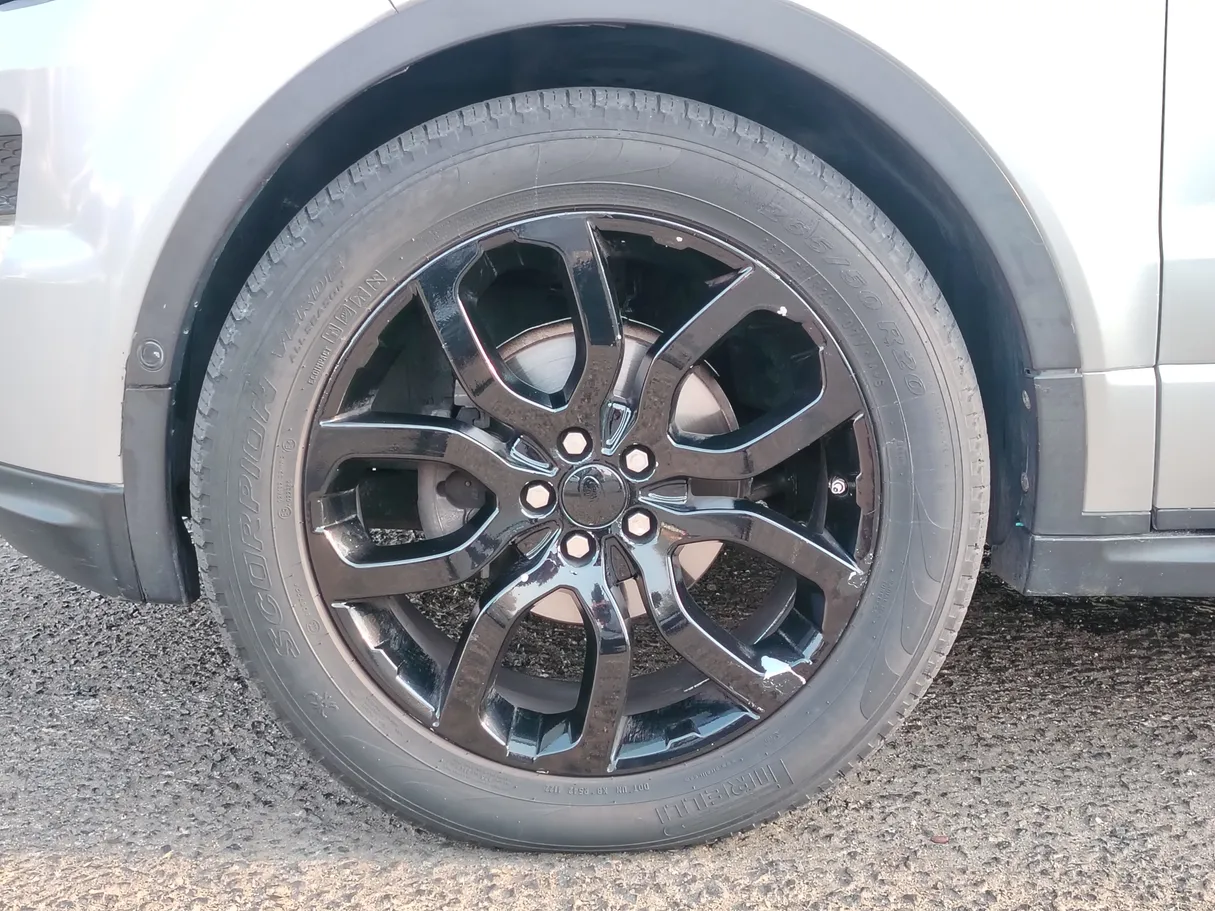 Car image 10