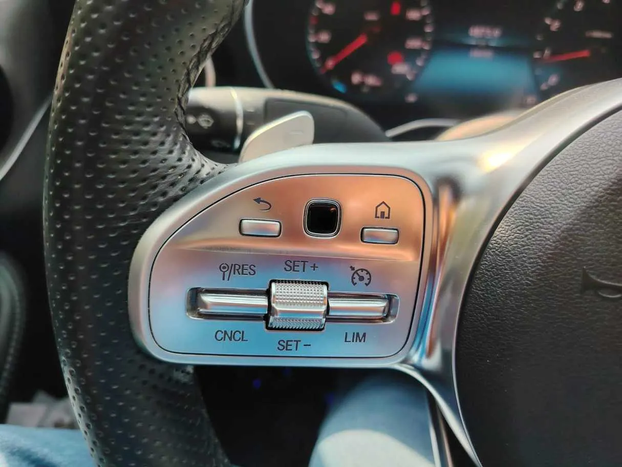 Car image 33