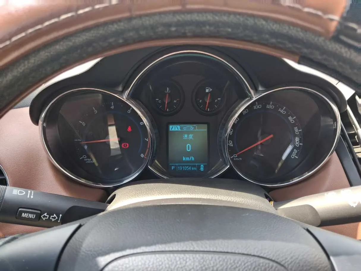 Car image 18