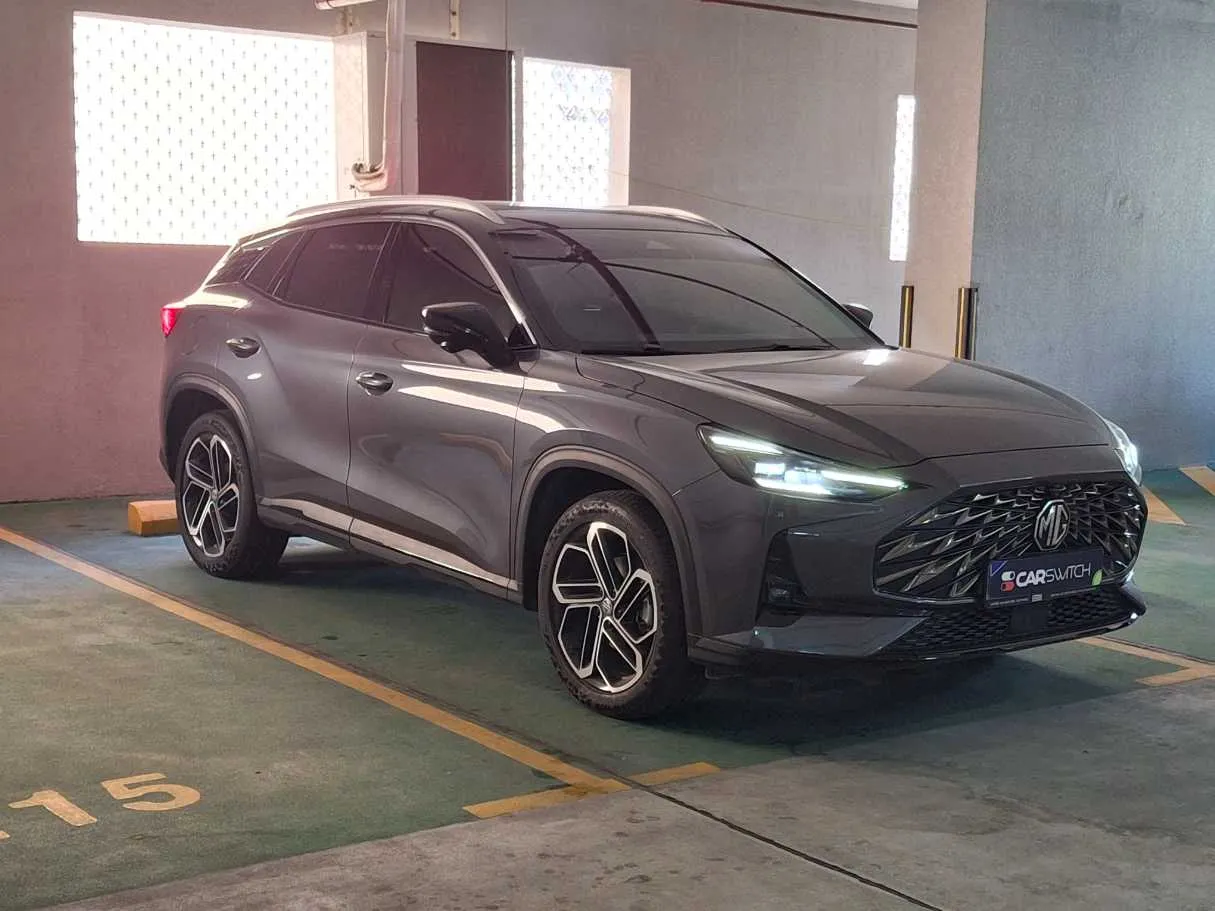 Car image 3