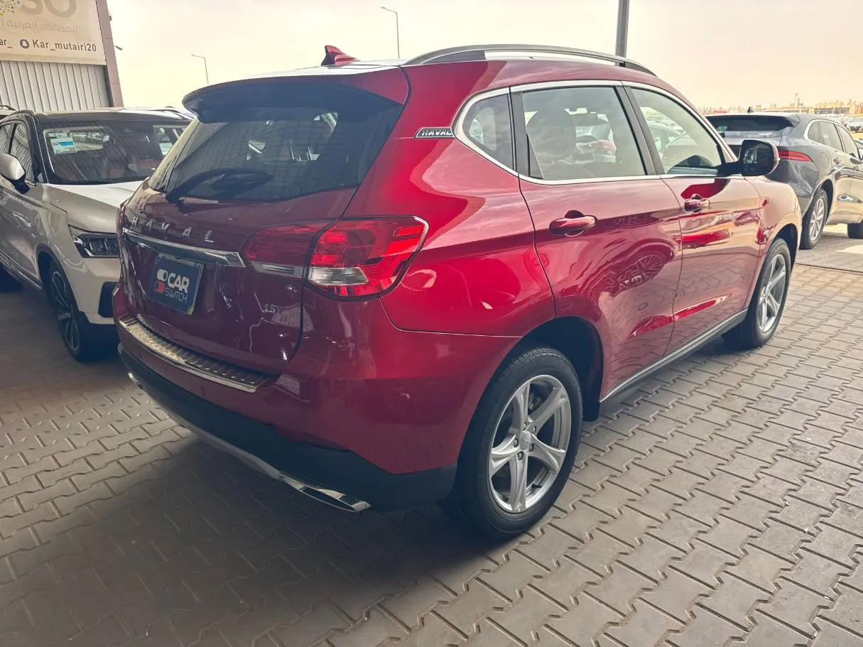 Car image 4