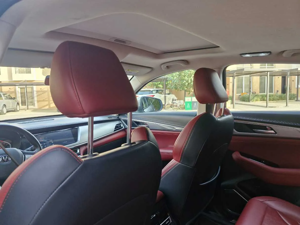 Car image 15
