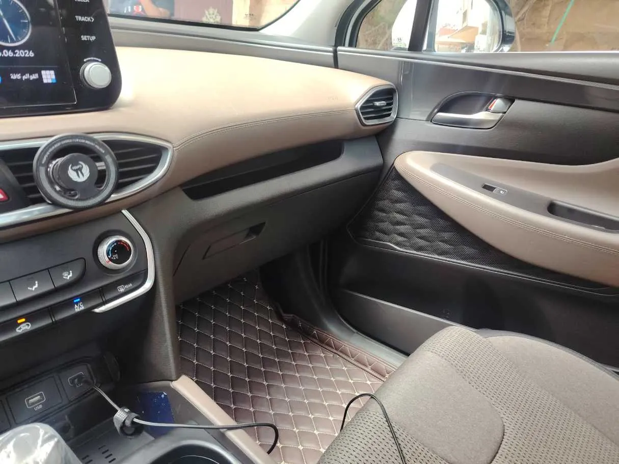 Car image 32