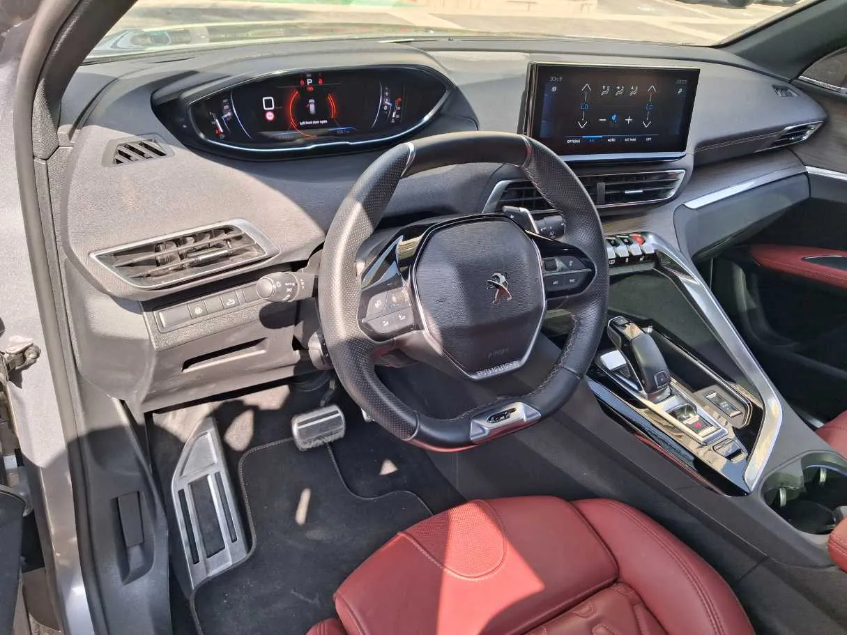 Car image 11