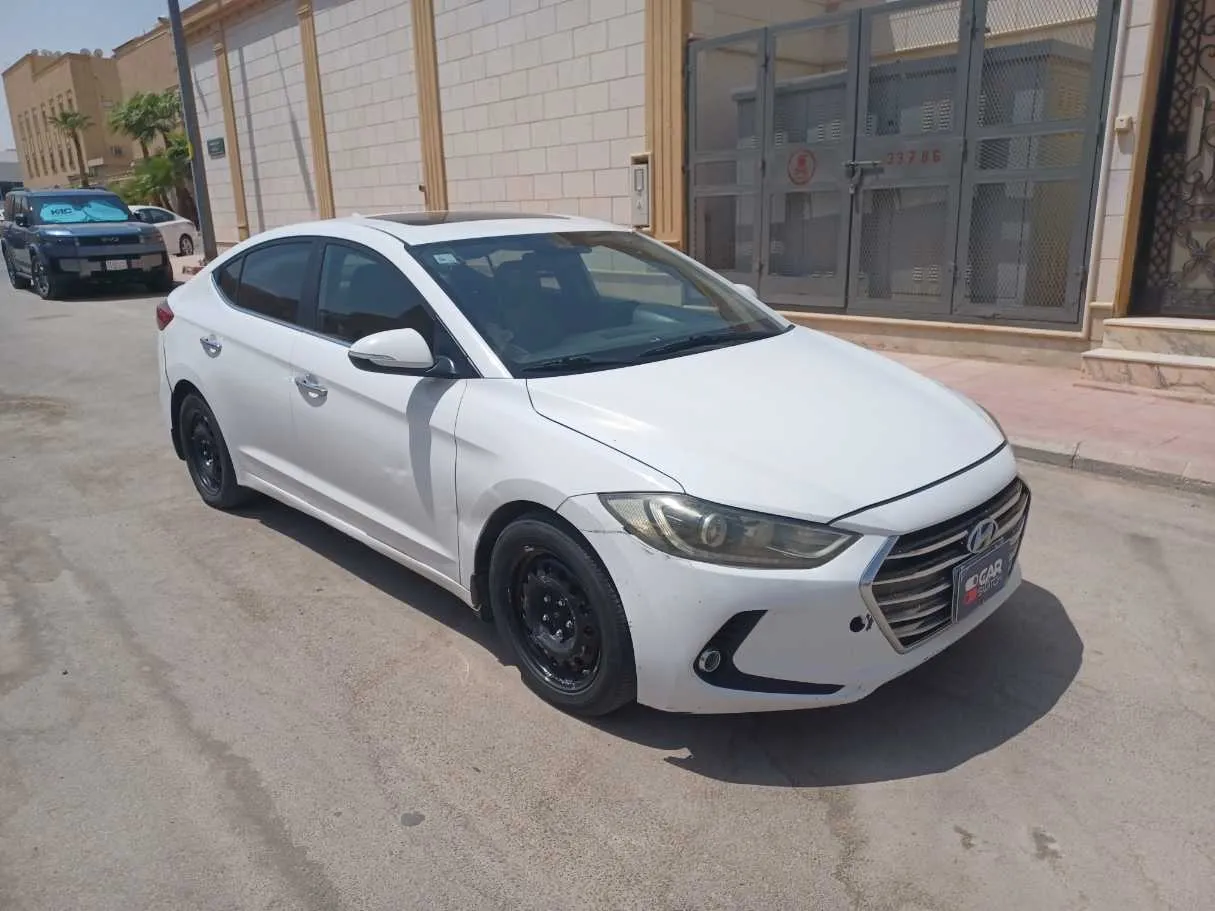 Car image 3