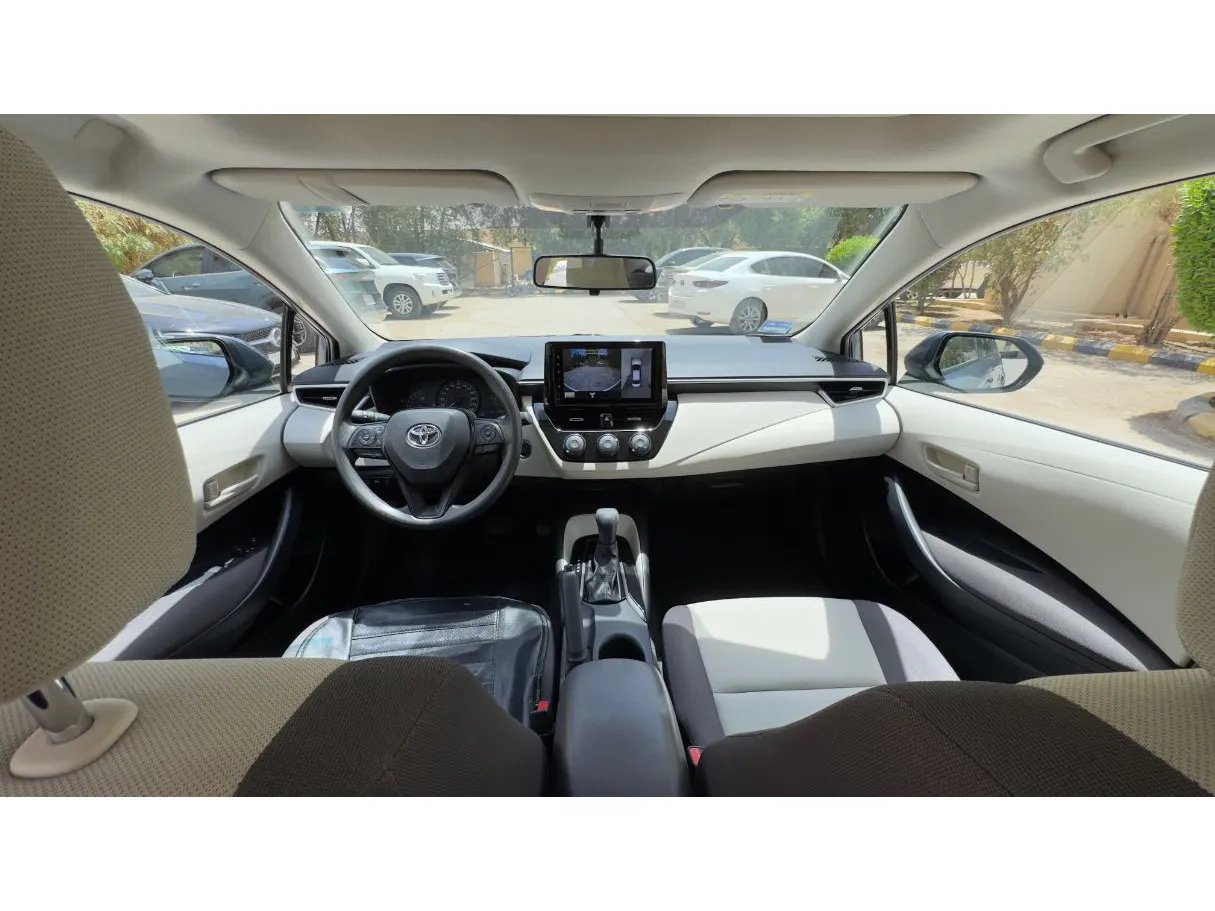 Car image 14