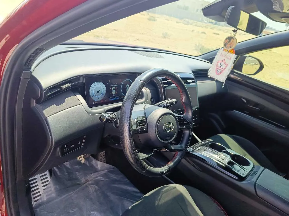 Car image 13