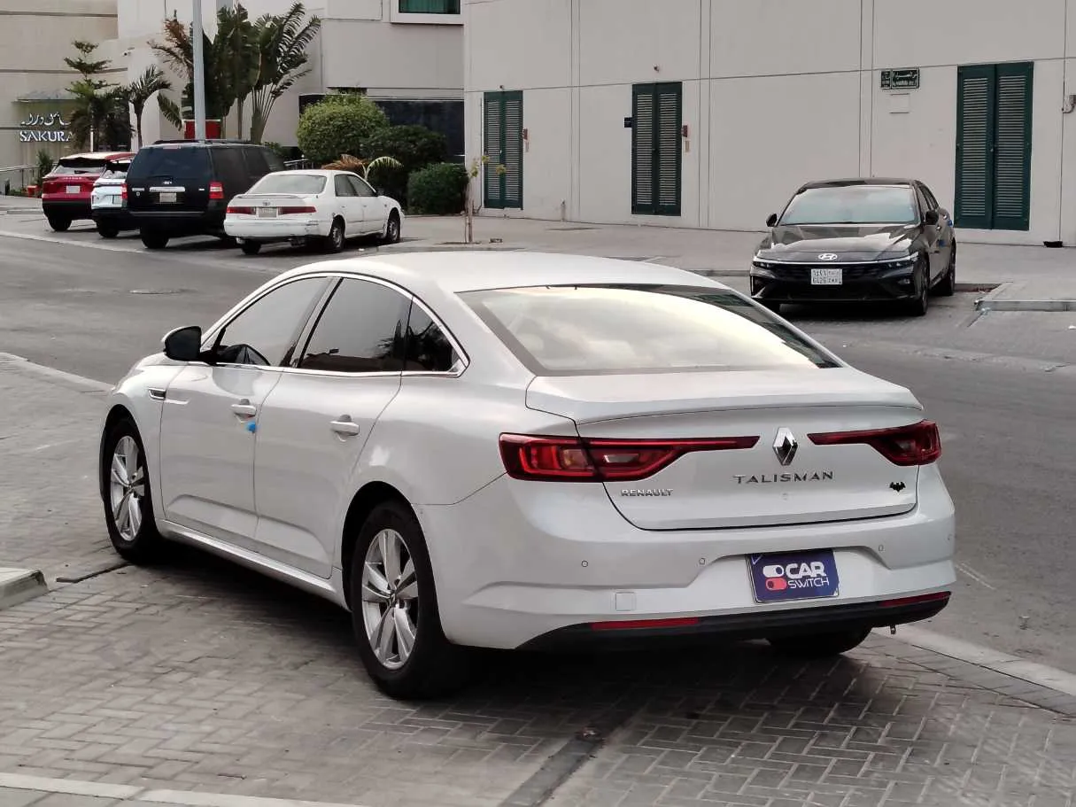 Car image 7