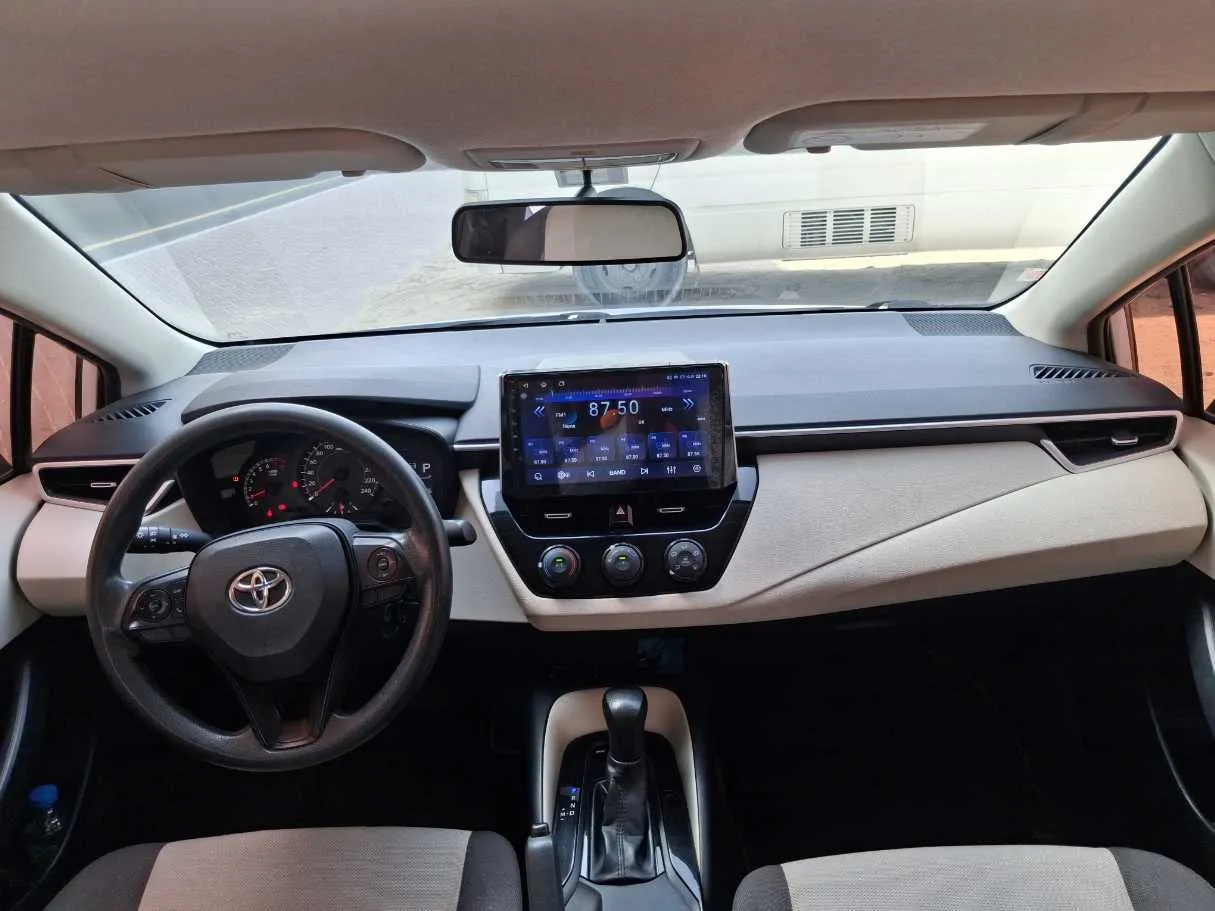 Car image 16