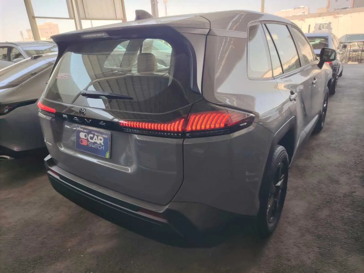Car image 5
